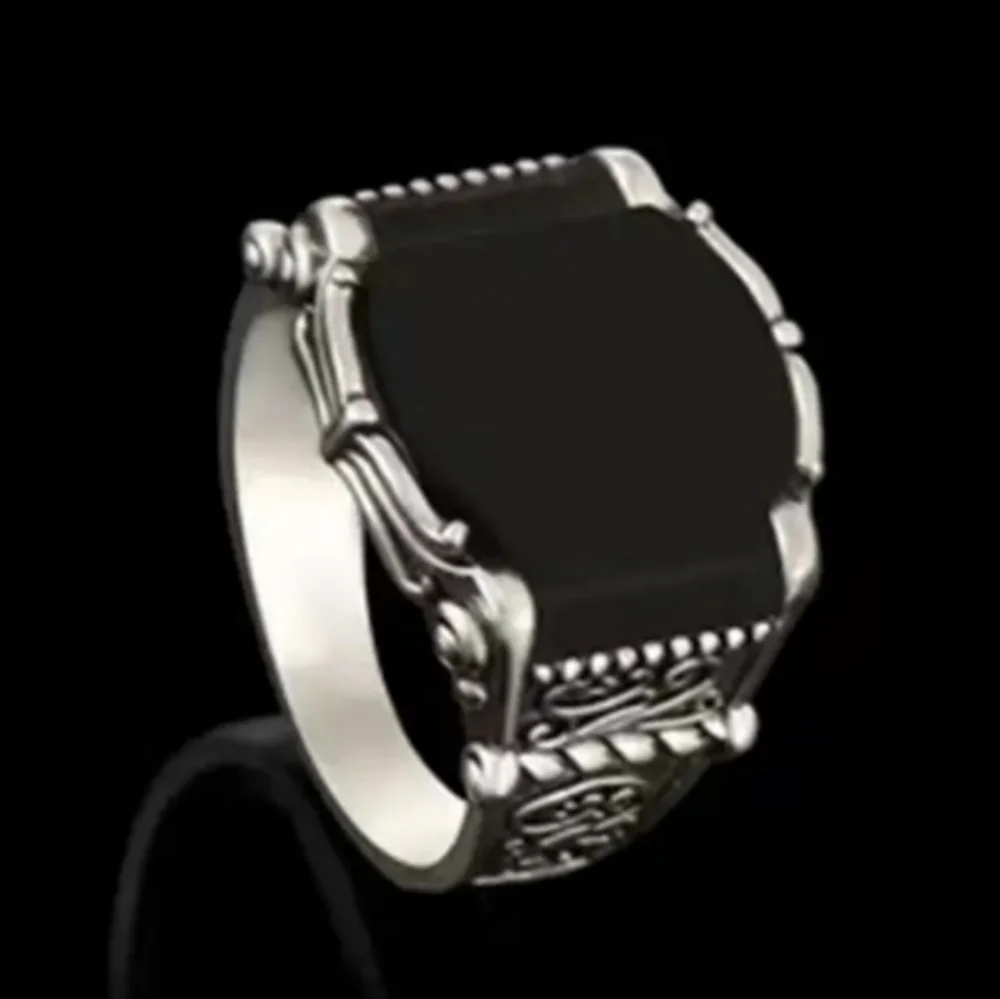 boutique elegant black